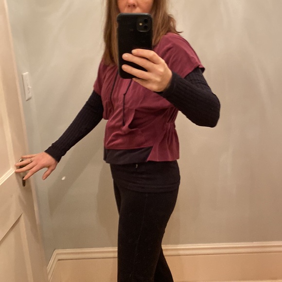 Blanc Noir hooded workout vest - Picture 2 of 11